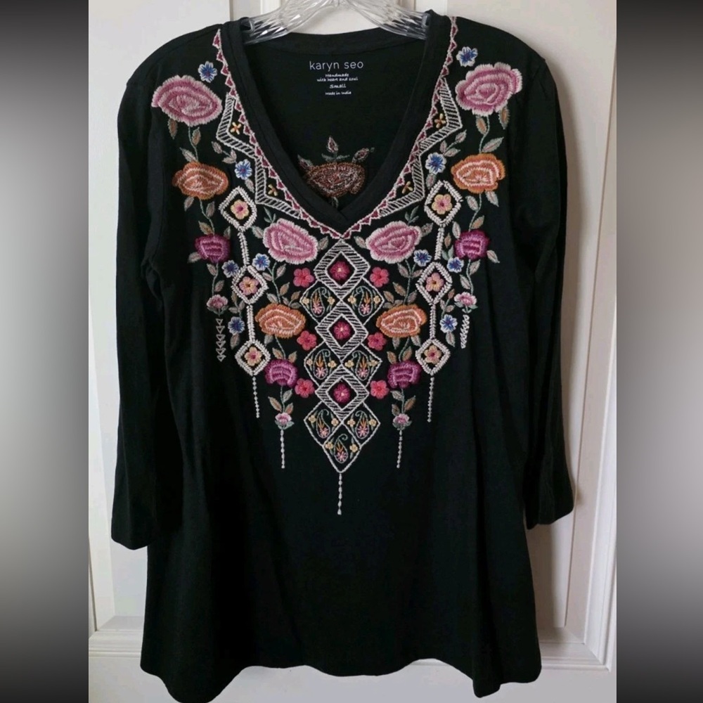 Karyn Seo Black V-Neck Embroidered Tunic Top